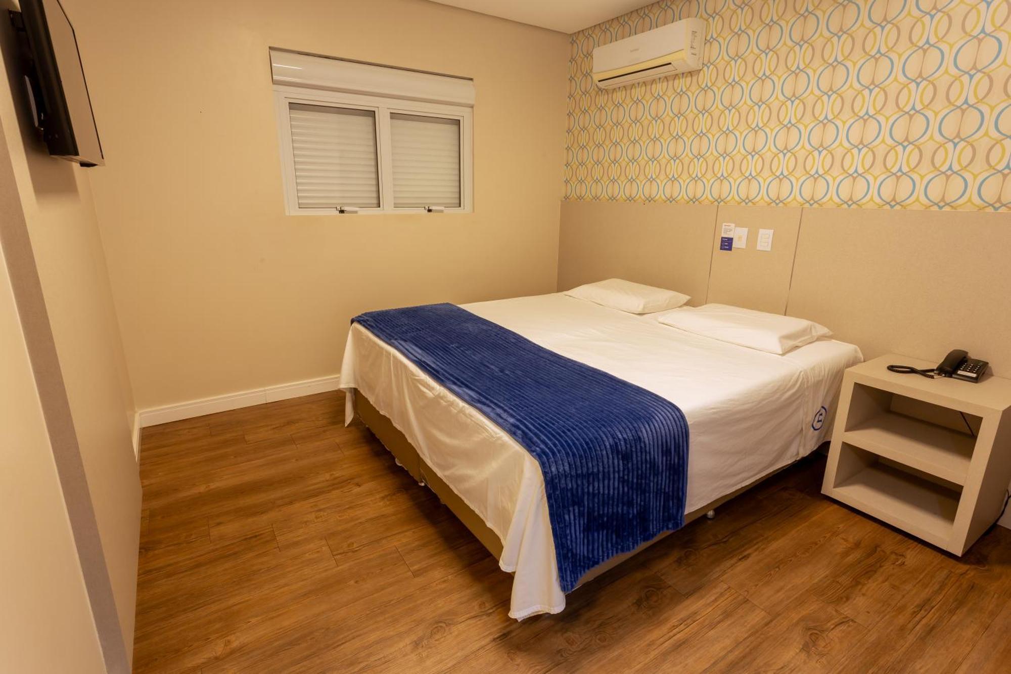 Deluxe Queen Room,1698171539:JPEG